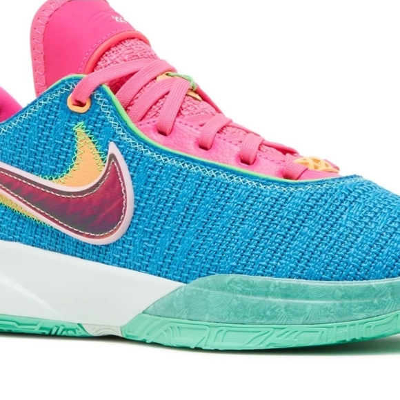 BNIB Nike LeBron 20 Laser Blue Kids Size 3Y DQ8651-400 Multi Color Swoosh B-Ball - Picture 6 of 7